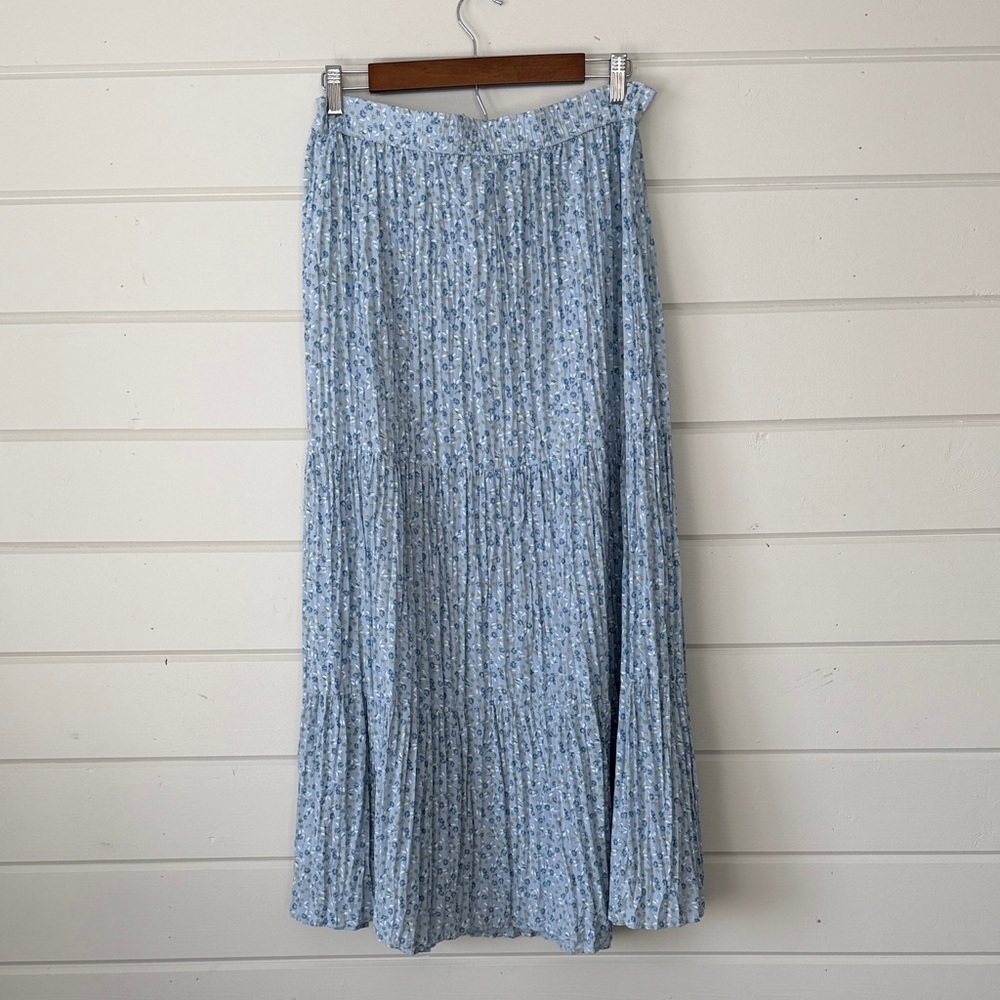 Cabin Creek Pleated Blue Floral Maxi Skirt Women’s Size Medium